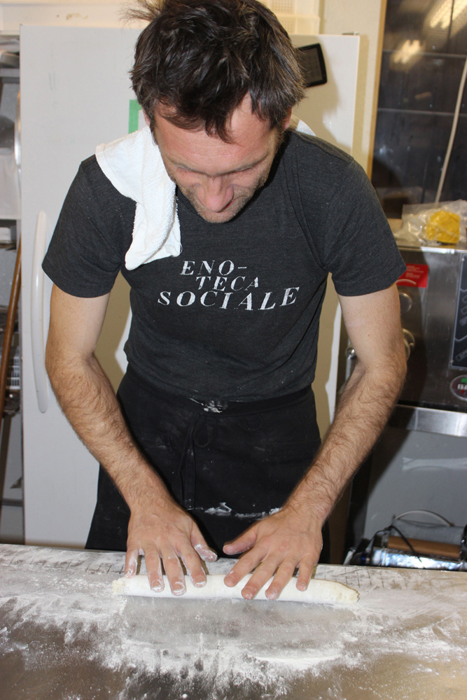 Holger rolling Gnocchi