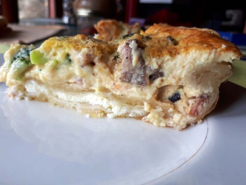 Quiche with pastizzi layer