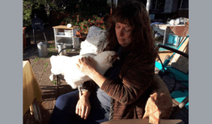 Mamie loves me - Chicken snuggling with me