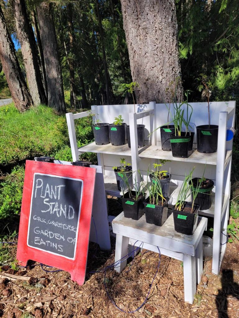 Farmstand is open sign